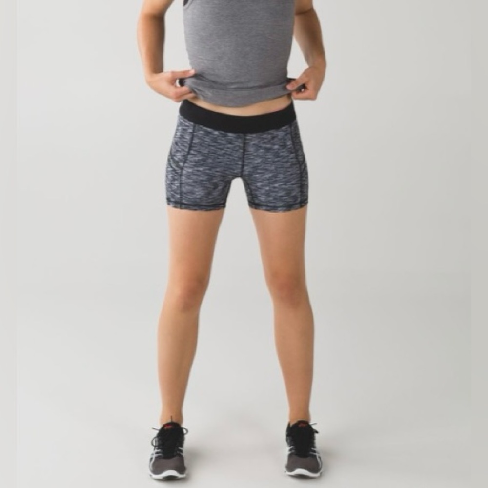 Lululemon * What the Sport Short, Black & Gray, size 2